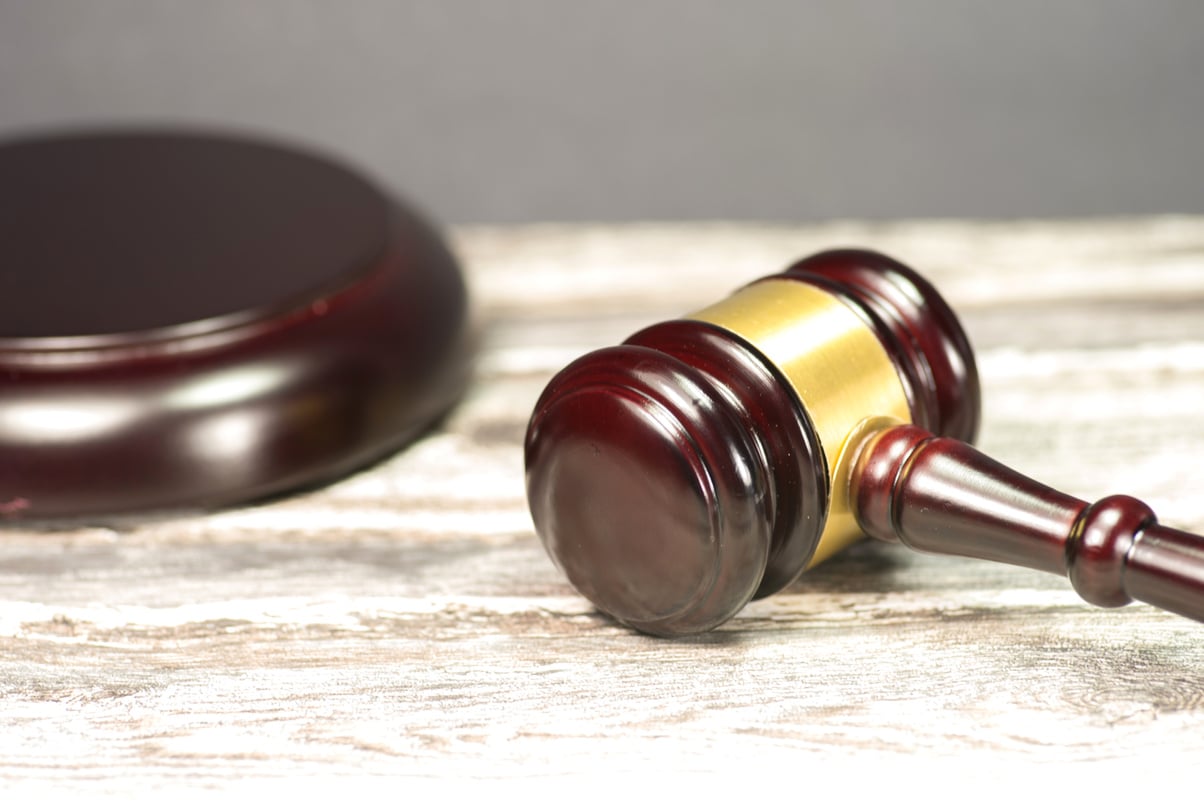 Ein Richterhammer oder Auktionshammer